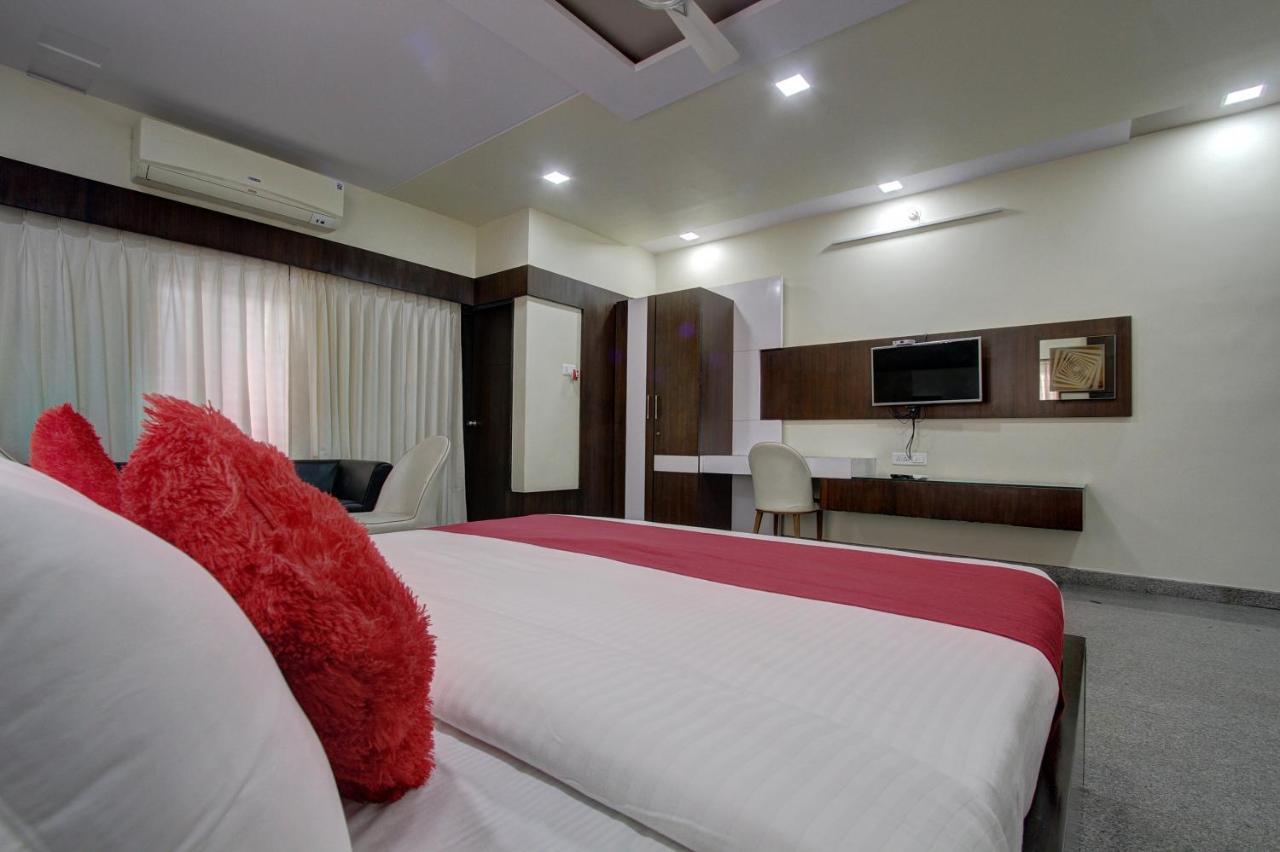 Hotel Le Grande Bijapur  Exterior photo