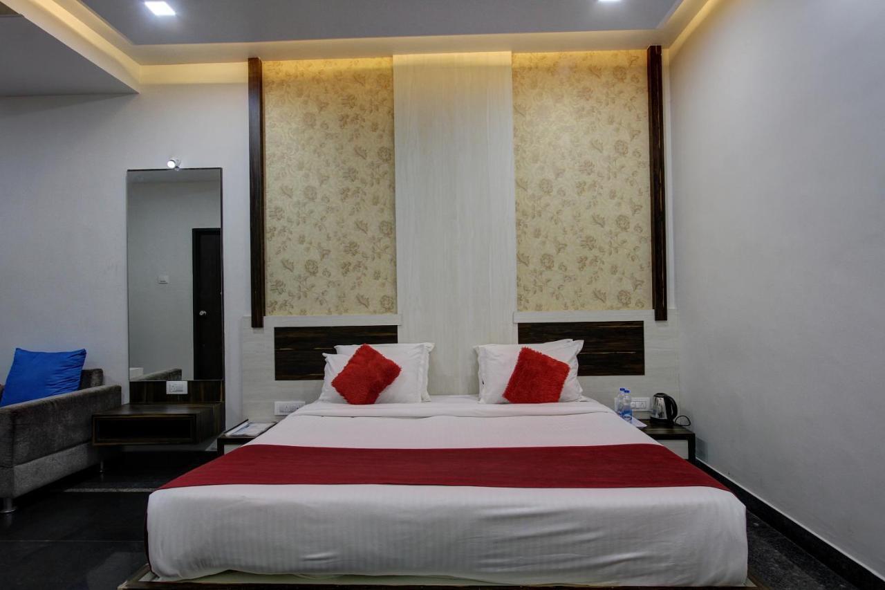 Hotel Le Grande Bijapur  Exterior photo