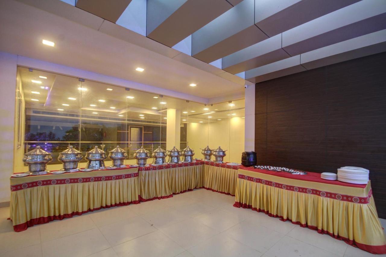 Hotel Le Grande Bijapur  Exterior photo