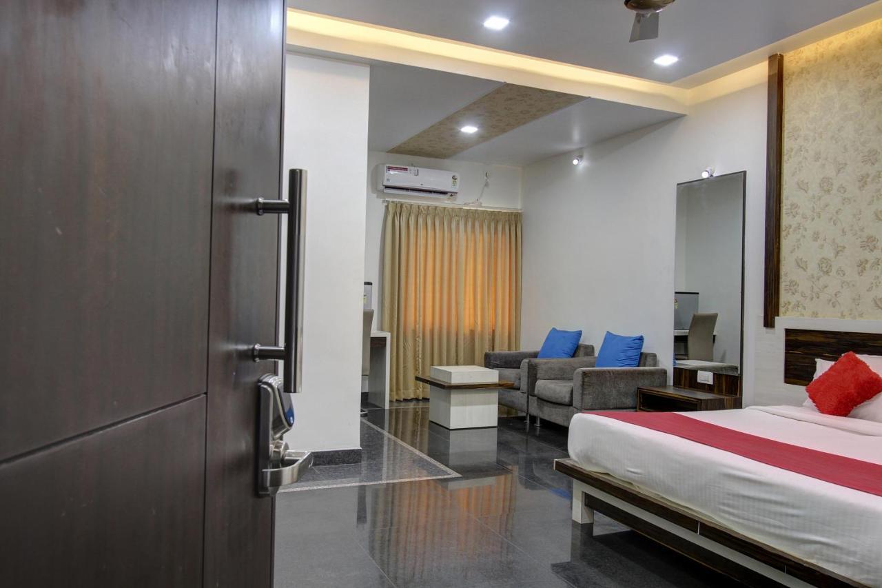 Hotel Le Grande Bijapur  Exterior photo